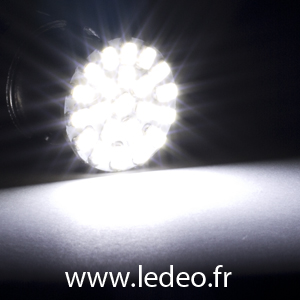 2 ampoules veilleuses / feux de jour à   LED smd pour Peugeot  RCZ